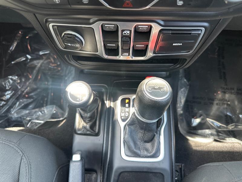Jeep Wrangler Unlimited Sport 2018