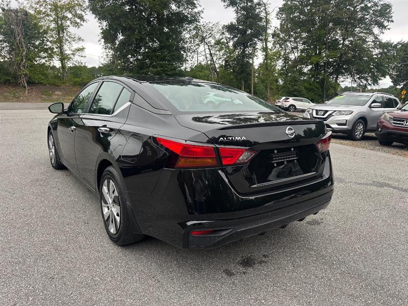Nissan Altima  2020