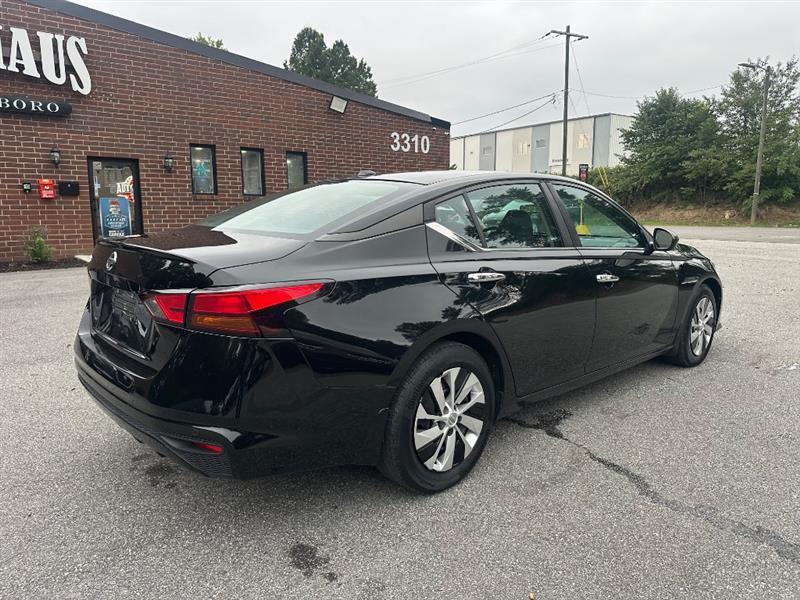 Nissan Altima  2020