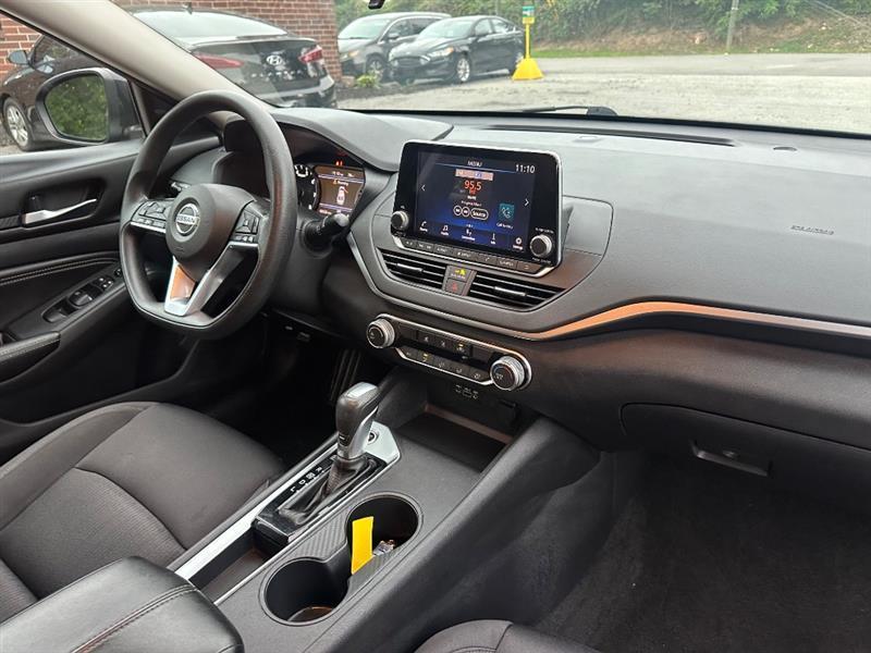 Nissan Altima  2020