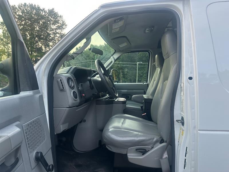 Ford Econoline E-250 2014