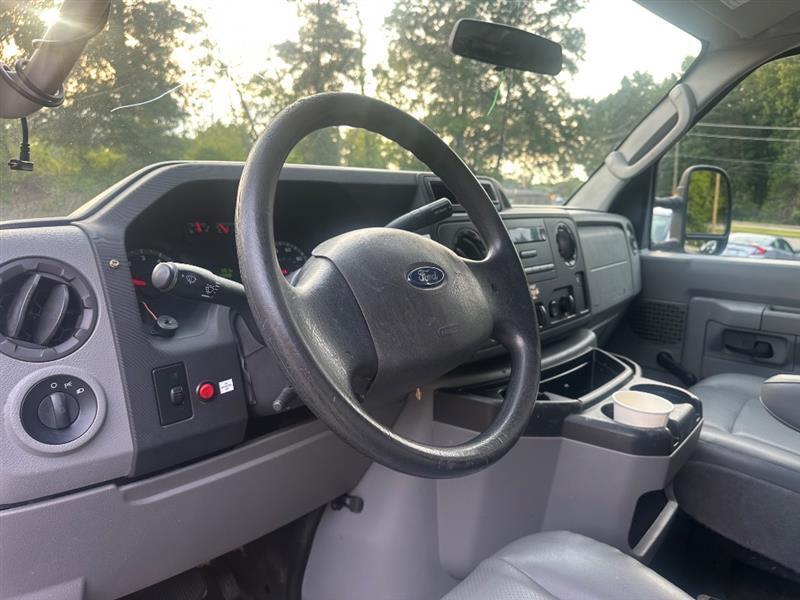 Ford Econoline E-250 2014
