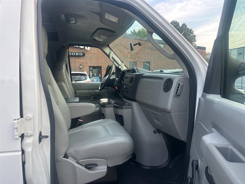 Ford Econoline E-250 2014