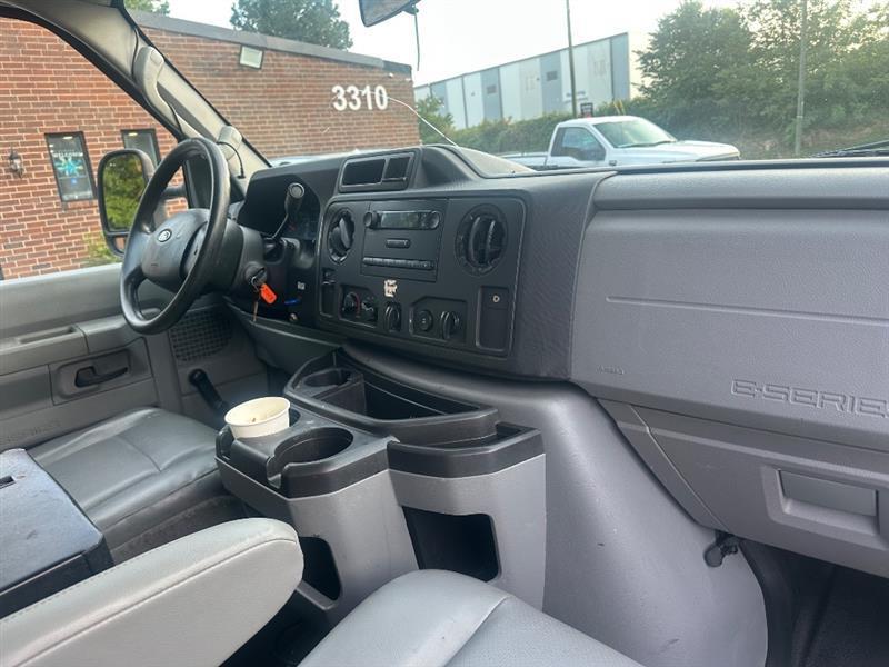 Ford Econoline E-250 2014