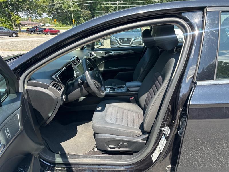 Ford Fusion SE 2020