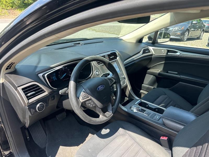 Ford Fusion SE 2020