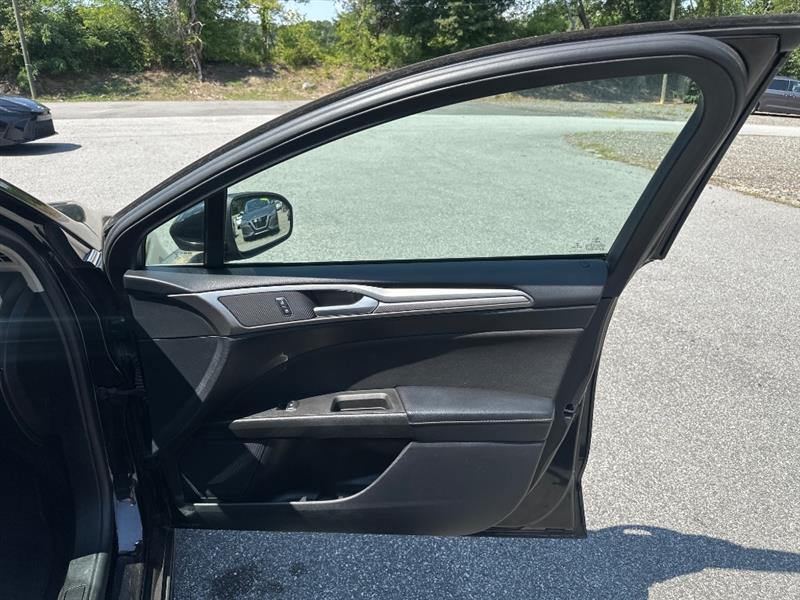 Ford Fusion SE 2020
