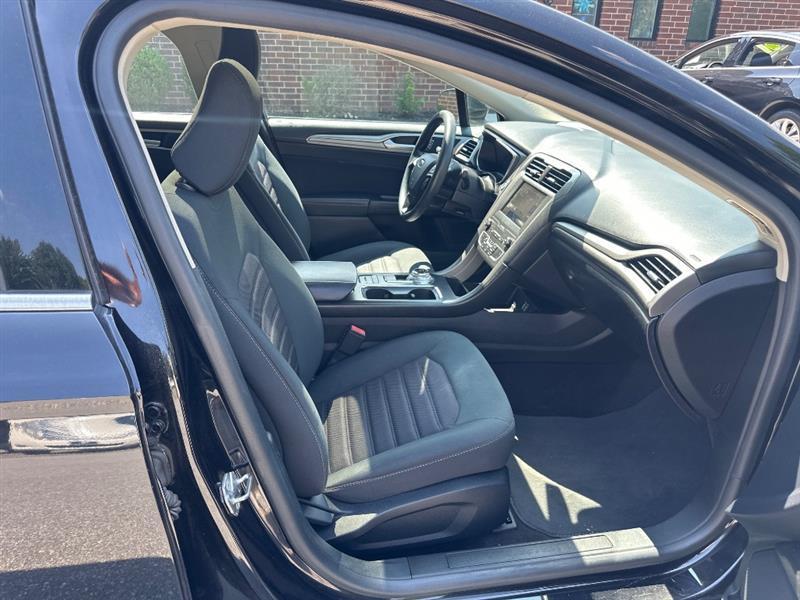 Ford Fusion SE 2020