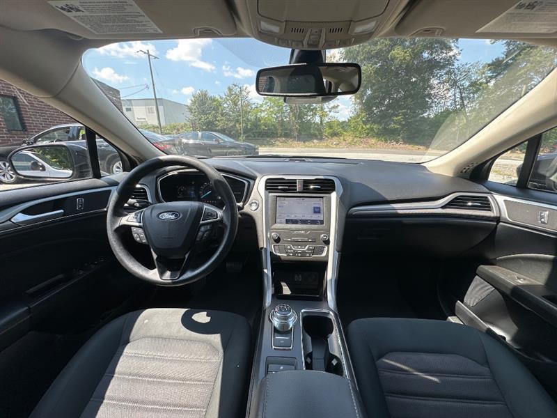 Ford Fusion SE 2020