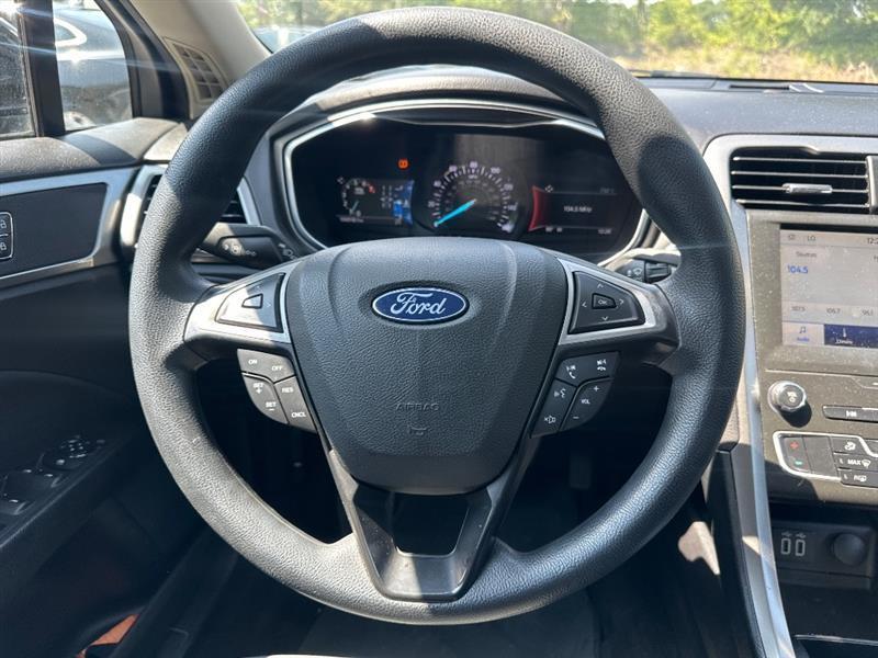 Ford Fusion SE 2020