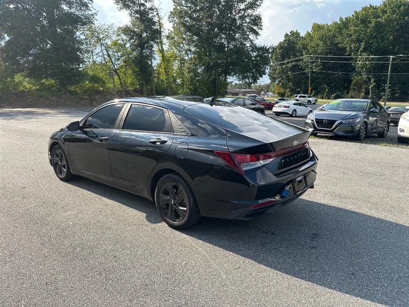 Hyundai Elantra SEL 2021