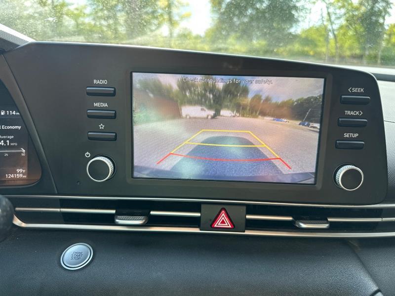 Hyundai Elantra SEL 2021