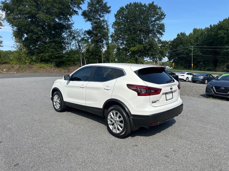 Nissan Rogue Sport S 2020