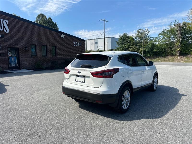 Nissan Rogue Sport S 2020