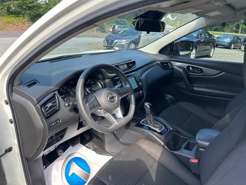 Nissan Rogue Sport S 2020