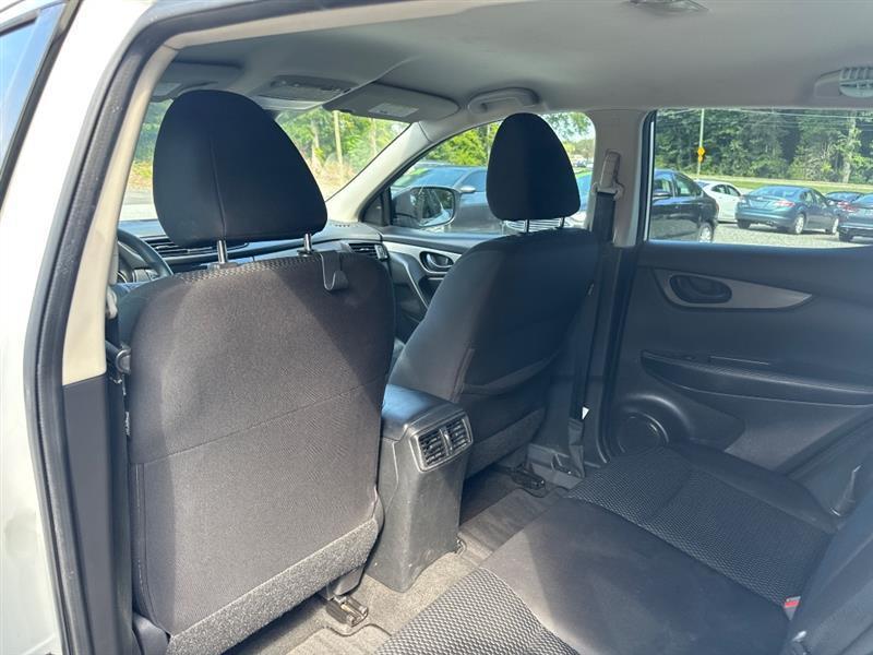 Nissan Rogue Sport S 2020