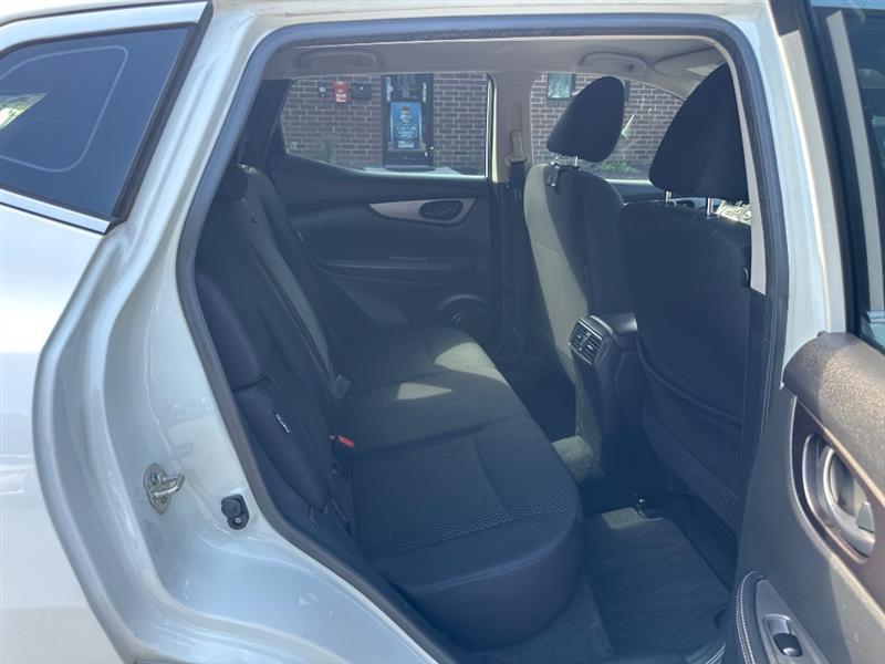 Nissan Rogue Sport S 2020