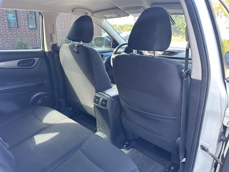 Nissan Rogue Sport S 2020