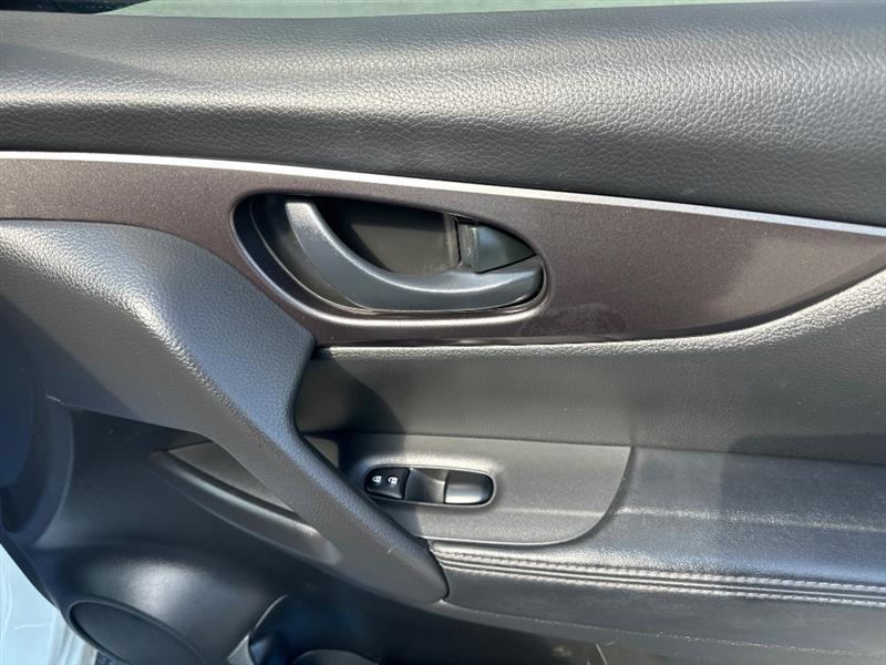 Nissan Rogue Sport S 2020