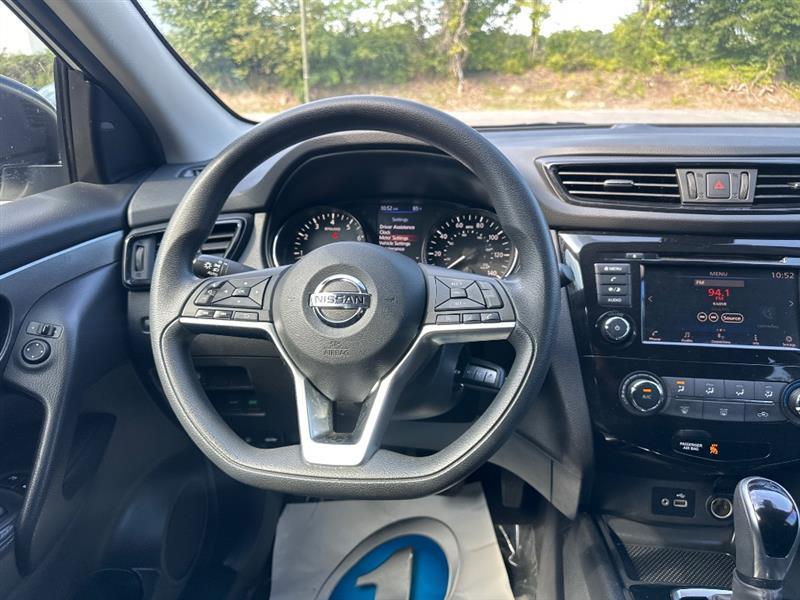 Nissan Rogue Sport S 2020