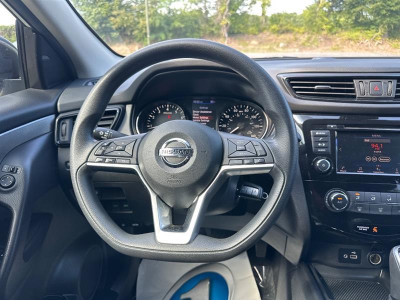 Nissan Rogue Sport S 2020