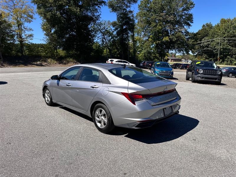 Hyundai Elantra SE 2021
