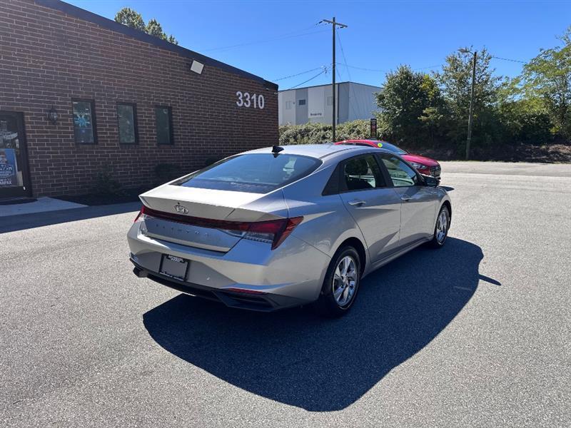 Hyundai Elantra SE 2021