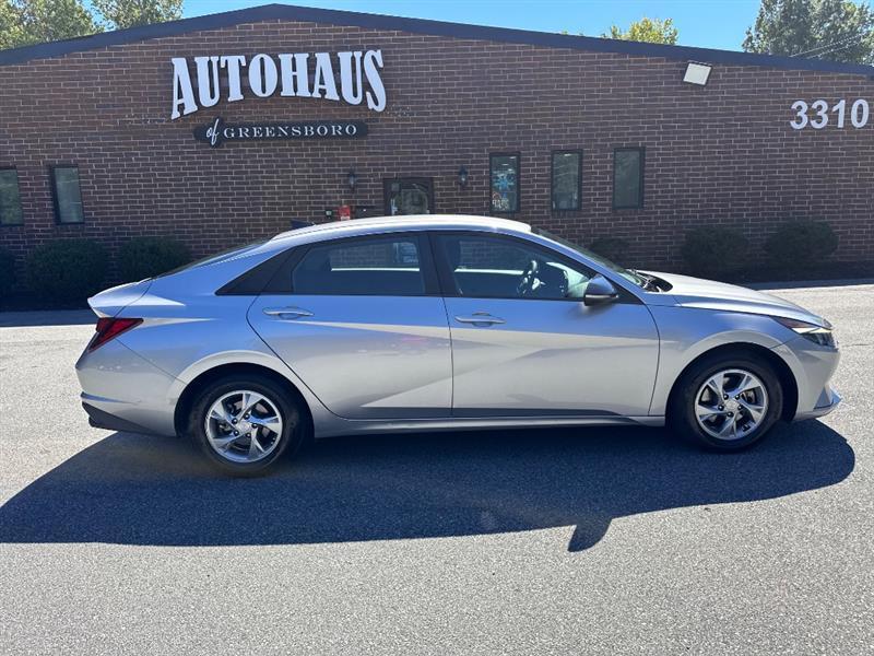 Hyundai Elantra SE 2021