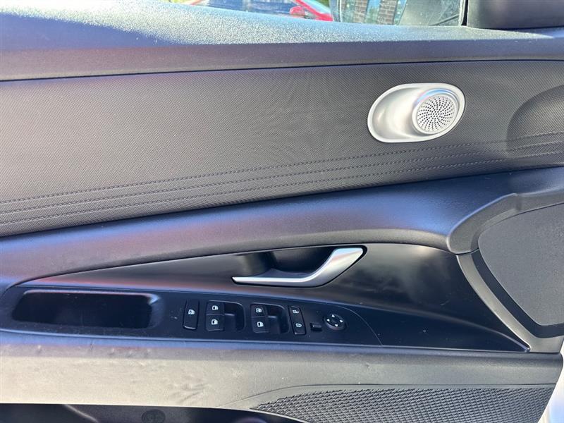 Hyundai Elantra SE 2021