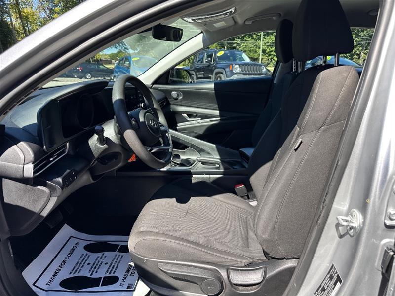 Hyundai Elantra SE 2021