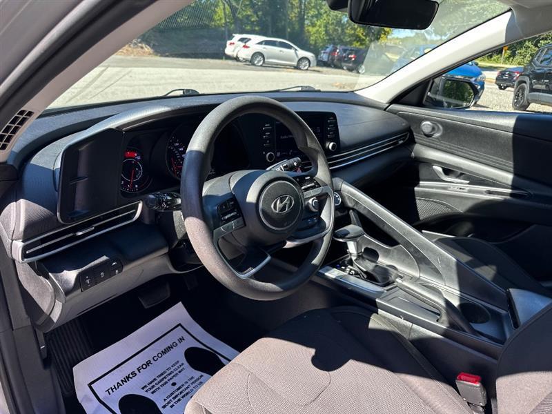 Hyundai Elantra SE 2021