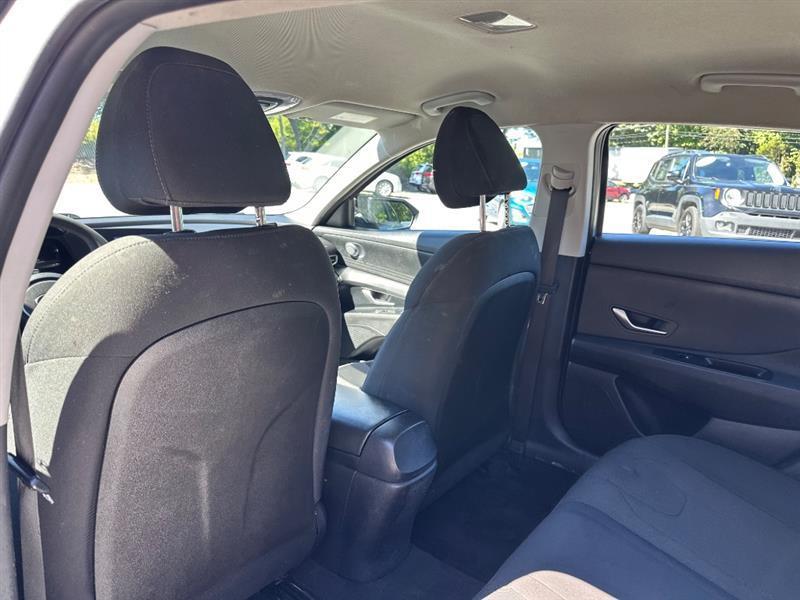 Hyundai Elantra SE 2021