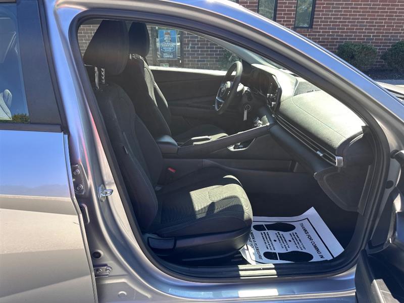 Hyundai Elantra SE 2021