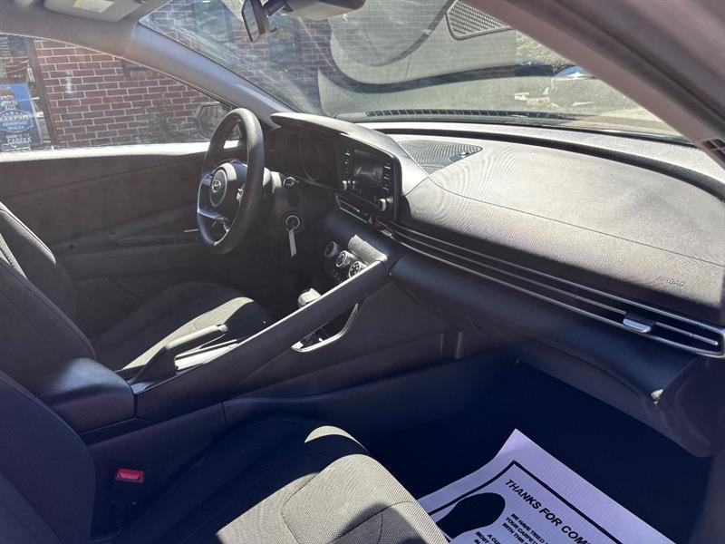 Hyundai Elantra SE 2021