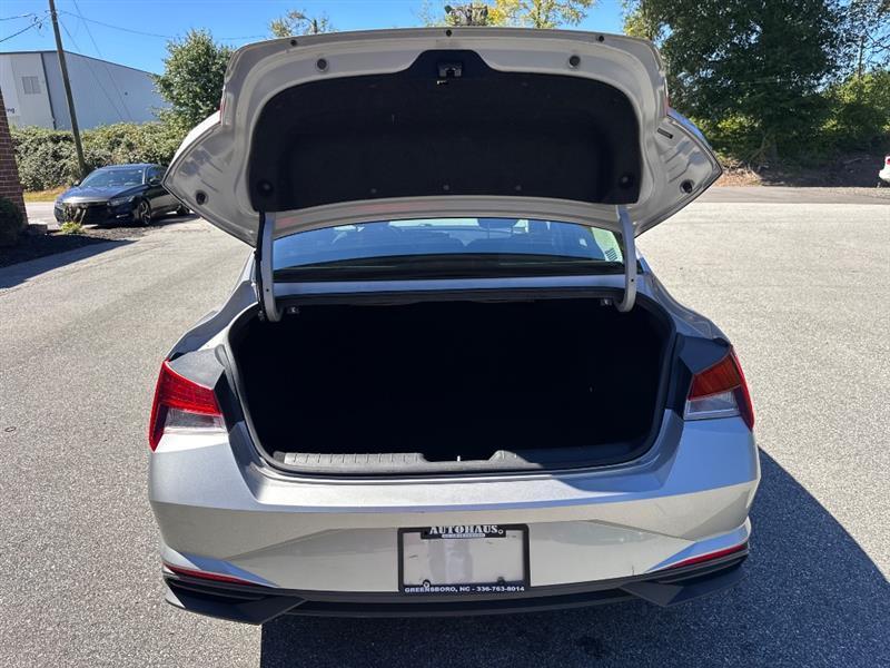 Hyundai Elantra SE 2021