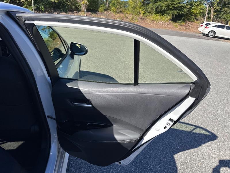 Toyota Corolla SE Hatchback CVT 2021