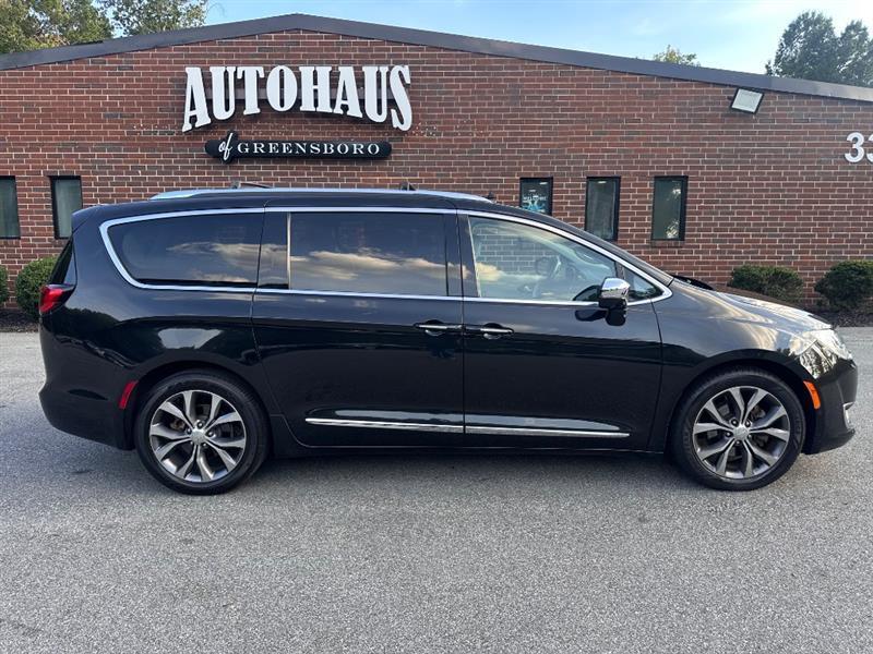 Chrysler Pacifica Limited 2017