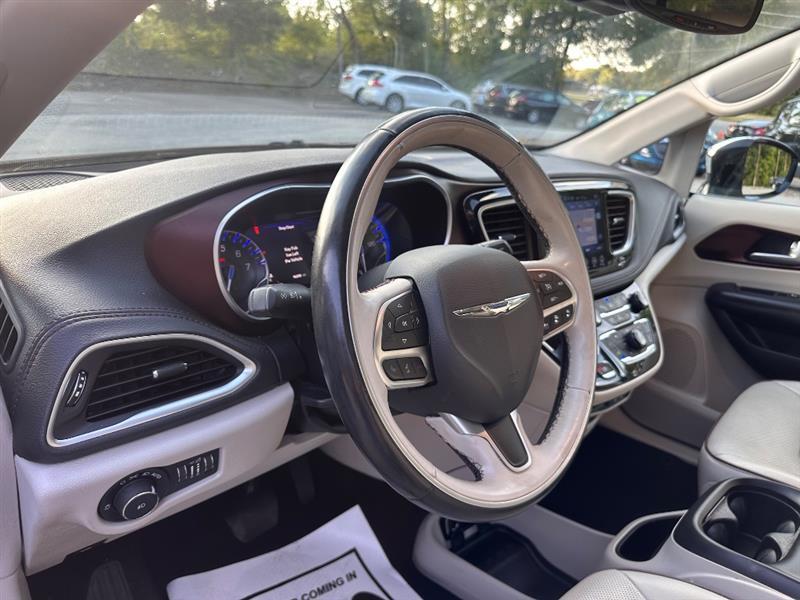 Chrysler Pacifica Limited 2017