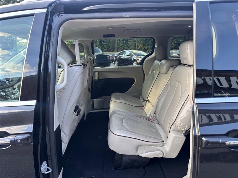 Chrysler Pacifica Limited 2017
