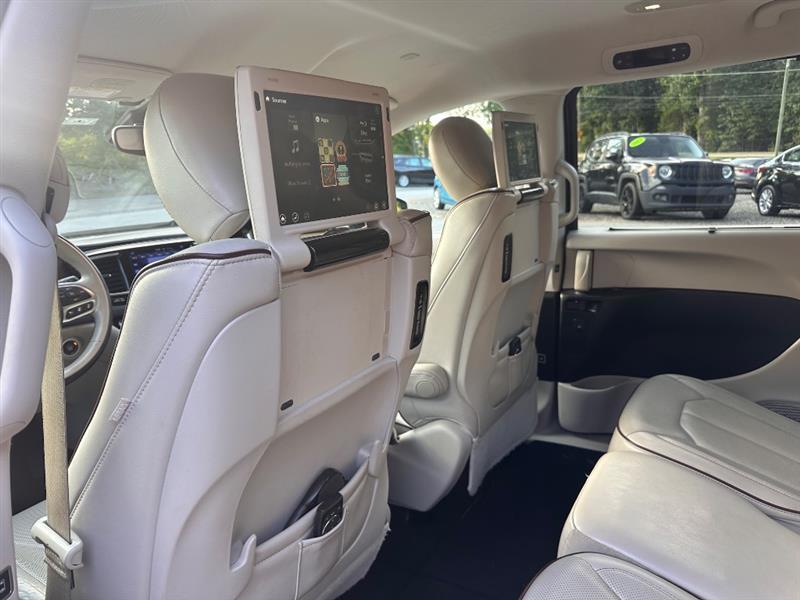 Chrysler Pacifica Limited 2017