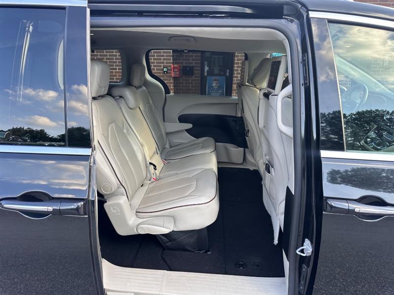 Chrysler Pacifica Limited 2017
