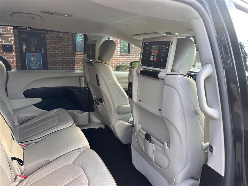 Chrysler Pacifica Limited 2017