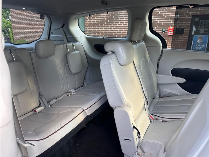 Chrysler Pacifica Limited 2017