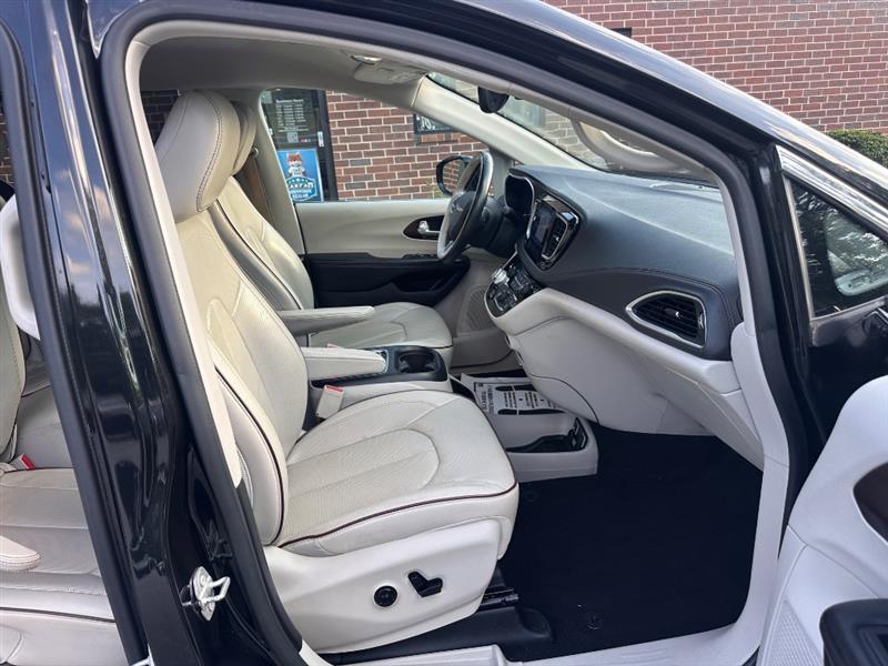Chrysler Pacifica Limited 2017