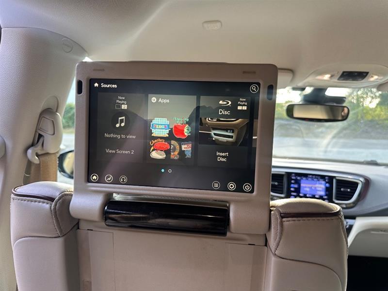Chrysler Pacifica Limited 2017