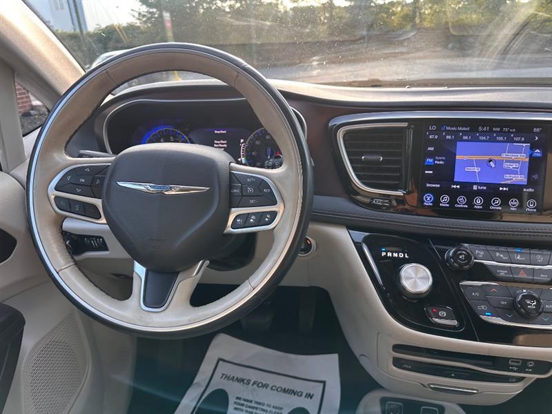 Chrysler Pacifica Limited 2017