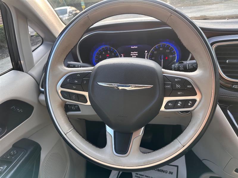 Chrysler Pacifica Limited 2017