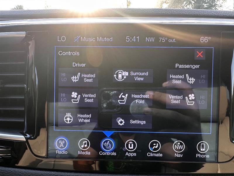 Chrysler Pacifica Limited 2017