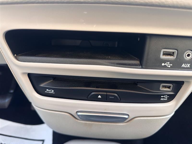 Chrysler Pacifica Limited 2017