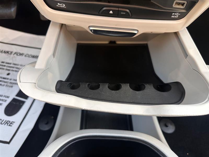 Chrysler Pacifica Limited 2017